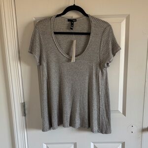 NWT Bloomingdale's Aqua Brand Light Gray Ribbed Short Sleeve Flowy Top Small